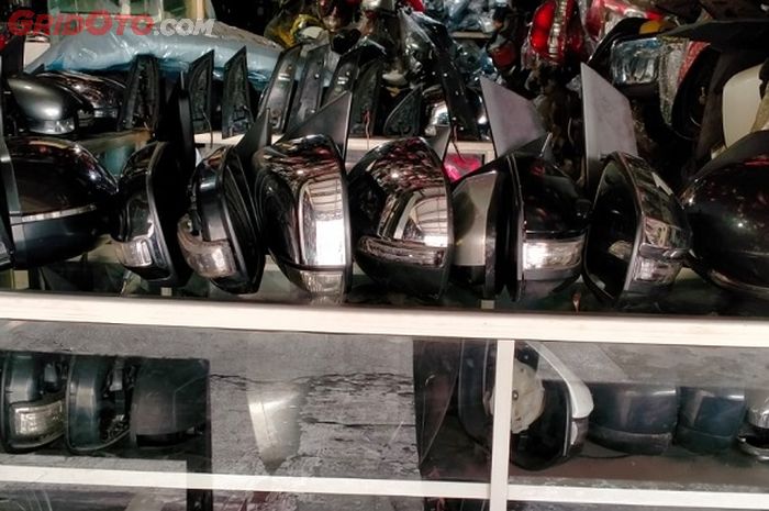 Harga spion mobil seken dijual mulai Rp 600 ribuan