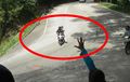 Cara Aman Melewati Turunan Tajam Pakai Motor Matik, Ingat Ini
