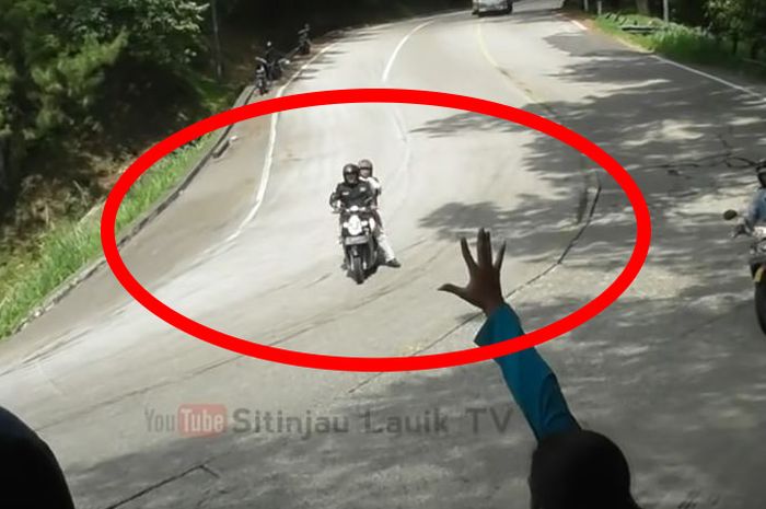 Cara melewati turunan pakai motor matik