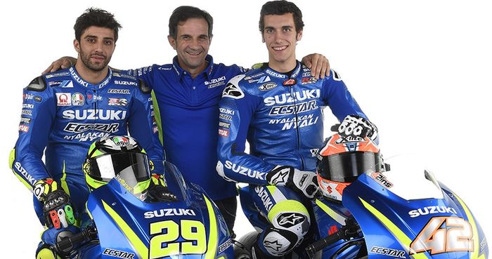 Bos tim Suzuki Ecstar, Davide Brivio saat memperkenalkan dua pembalap barunya pada 2017, Andrea Iannone dan Alex Rins