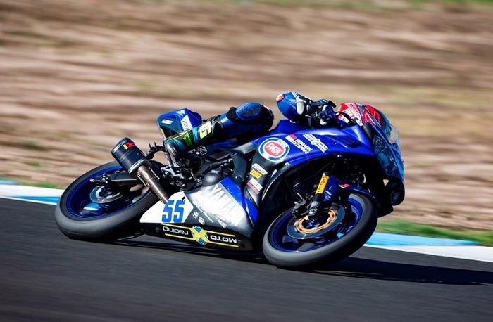 Galang Hendra saat melibas sirkuit Jerez