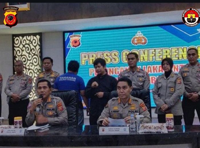 Konferensi pers penangkapan tersangka baru kecelakaan maut bus PO Trans Putera Fajar.