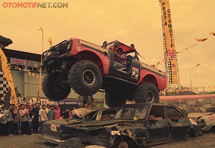 Scout II milik Yuma di Pesta Otomotif Bali 1994