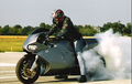 Puluhan Bikers Burnout Bersama, Asapnya Bikin Merinding