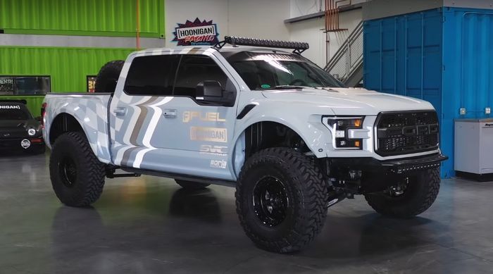 Ford F-150 punya sisi visual yang gahar