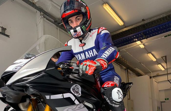 Maverick Vinales latihan naik motor Yamaha R6 di sirkuit Estoril, Portugal