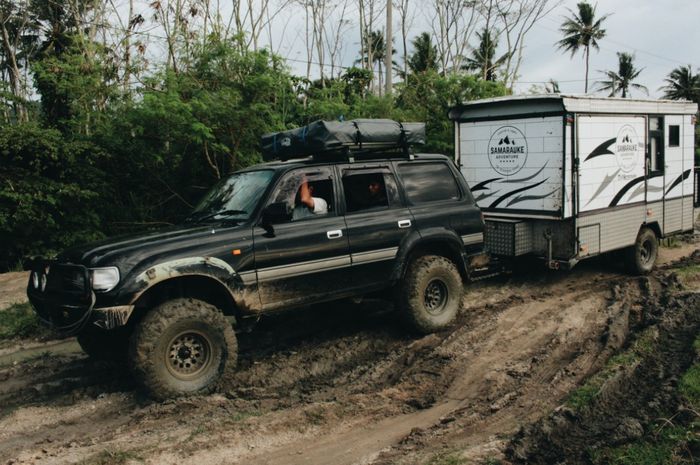 Camping menggunakan trailer ala Samarauke