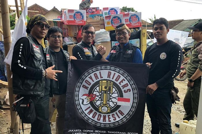 Komunitas Royal Enfield berikan bantuan untuk korban bencana di Banten dan Lampung