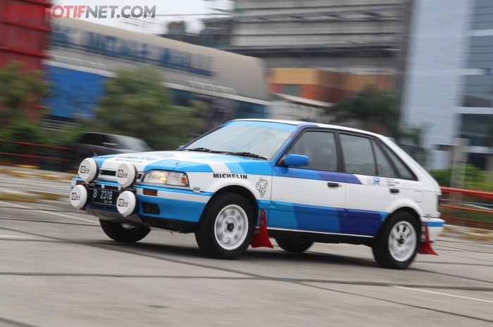 Mobil dengan penampilan rally look