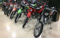 Ambil Honda CRF150L Atau Kawasaki KLX 150 BF? Berikut Tabel Uang Muka Dan Cicilannya