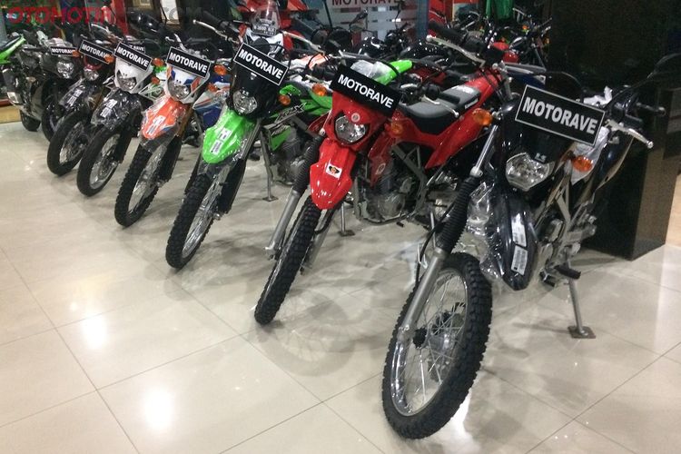 Ambil Honda Crf150l Atau Kawasaki Klx 150 Bf Berikut Tabel Uang Muka Dan Cicilannya Gridoto Com