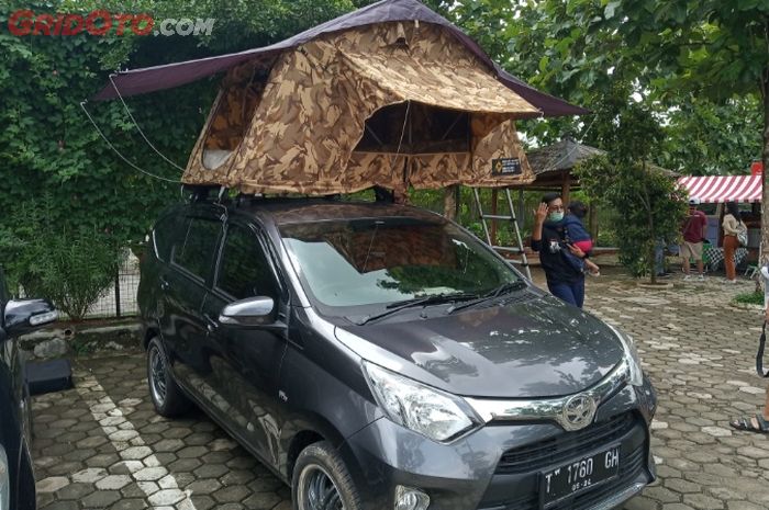 Toyota Calya dengan roof tend hadiri acara Sumpah Jelajah Nusantara.
