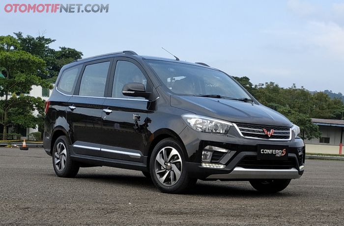 Ilustrasi Wuling Confero