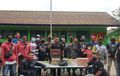 Mantap, Puluhan Bikers Kunjungi Kampung di Pelosok Papua untuk Berikan Bantuan Sosial