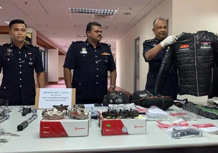 Polisi Malaysia berhasil mengamankan 42 suku cadang yang hilang saat gelaran MotoGP Malaysia bulan lalu