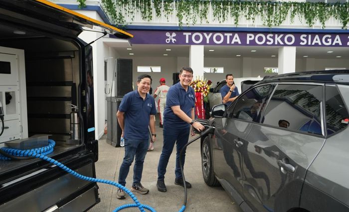 Hilux Rangga dikonversi jadi Toyota EV Mobile Charging (TEMC)