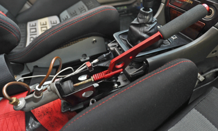 rem belakang hidraulis agar lebih optimal saat mengunci roda belakang saat drift