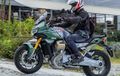 Mencoba Langsung Riding Position & Handling Moto Guzzi V100 Mandello