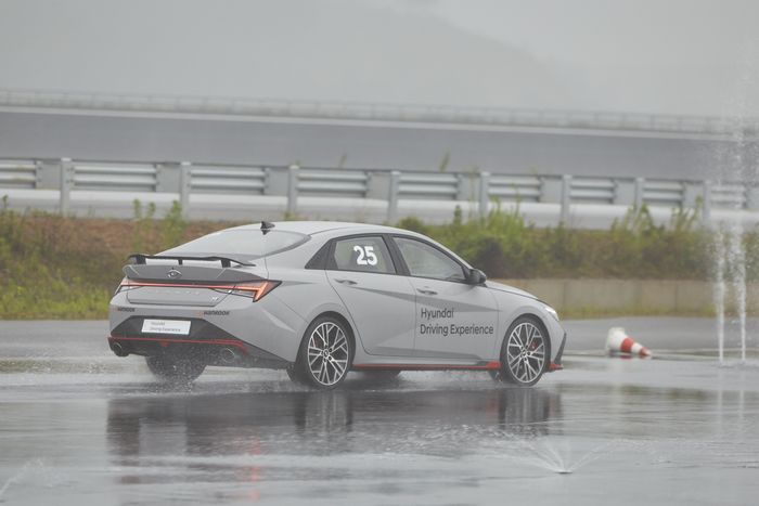 Hyundai Avante N, bertega dan bersuara merdu