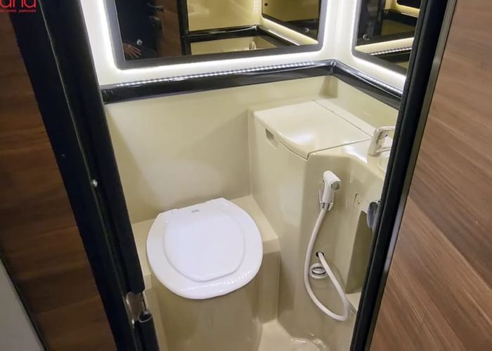 Eski tualet porno Eski tualet porno