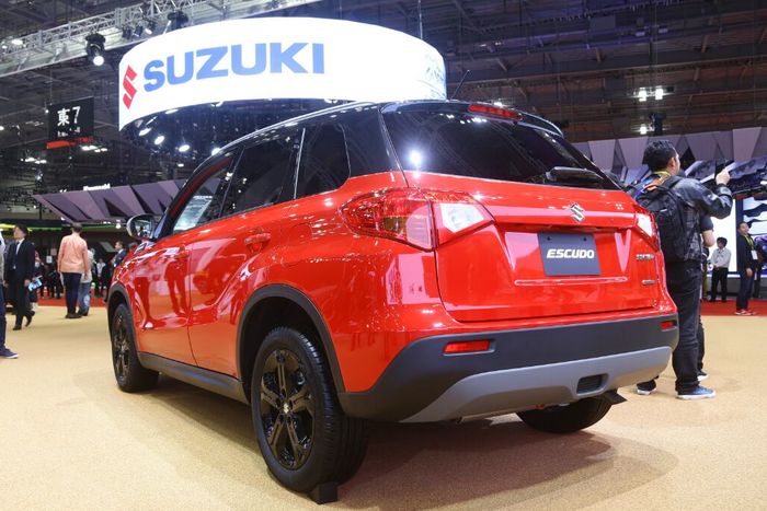 Suzuki Escudo All-Grip Belakang