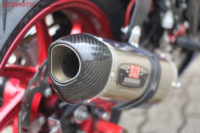 Penyalur gas buang dari mesin Suzuki GSX-R150 mengandalkan Yoshimura full system