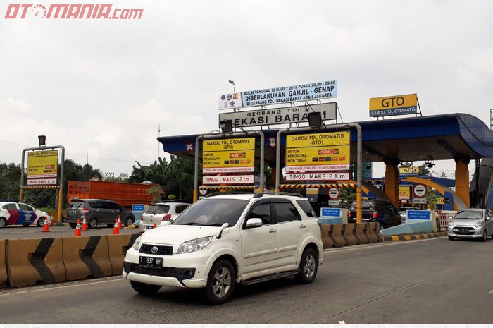 Jasa Marga dan Korlantas Polri lakukan sosialisasi di Pintu Tol Bekasi Barat