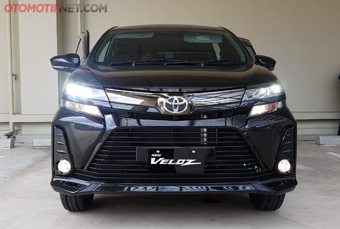 Toyota Veloz 2019 yang Sudah Dibekali Lampu Utama LED