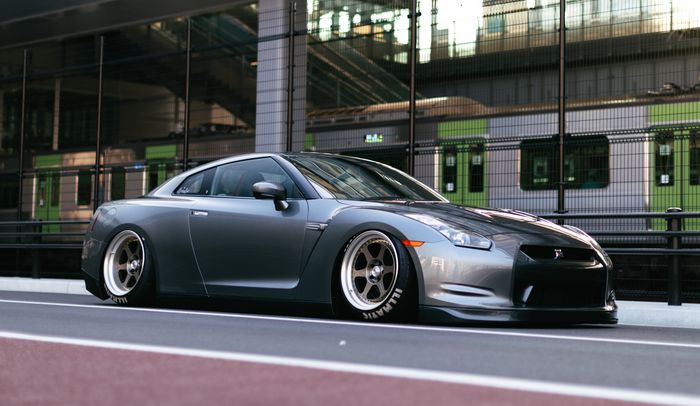 Ubahan simpel dan elegan Nissan GT-R R35