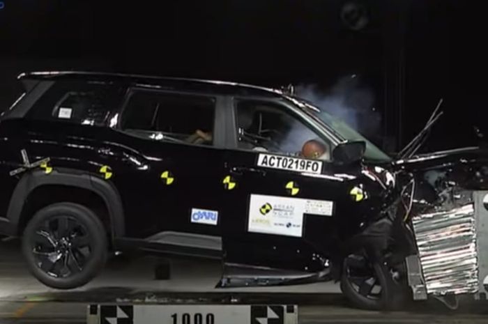 Uji tabrak Mitsubishi Destinator oleh ASEAN NCAP