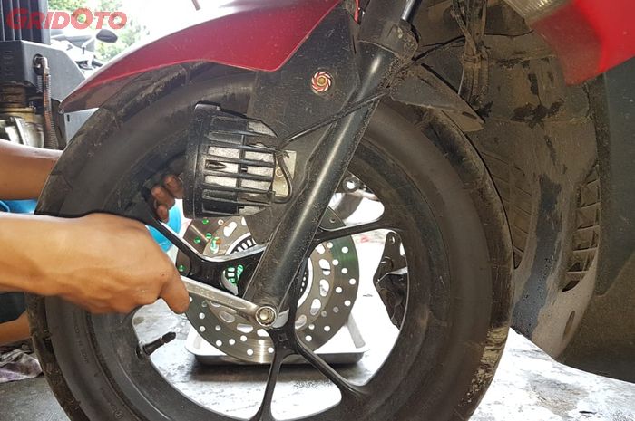 Cara Ampuh Bikin Sok Depan Yamaha Aerox Anti Jedag Jedug Gridoto Com