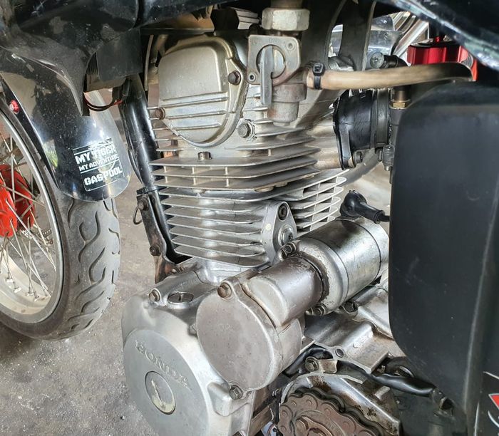 Cek kondisi blok silinder, pastikan ori bukan KW