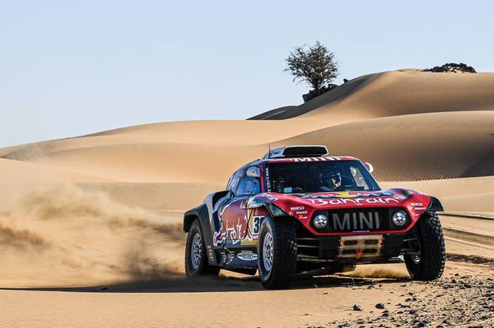 Stephane Peterhasnel berhasil menang di katergori mobil stage 9 Reli Dakar 2020, sementara Carlos Sainz masih memimpin klasemen sementara