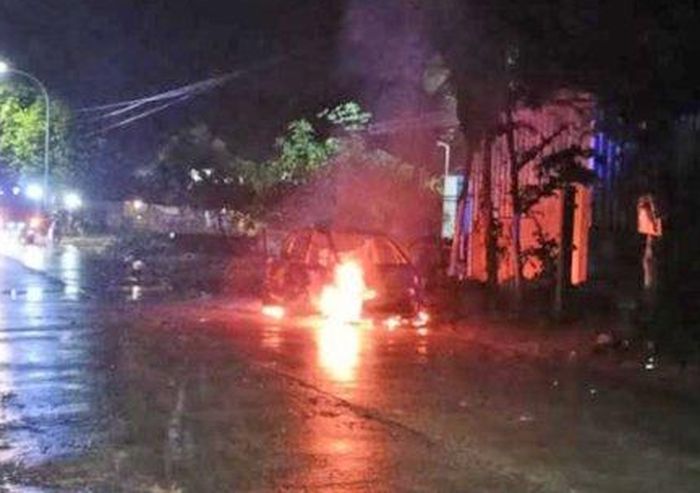 Suzuki Karimun Estilo yang dibawa pasutri terbakar selepas isi Pertalite di SPBU Wates, kabupaten Kediri, Jawa Timur
