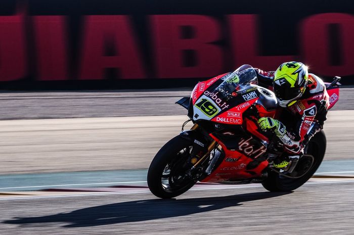 Pembalap Ducati, Alvaro Bautista berhasil memborong 3 kemenangan di  balapan WSBK Aragon 2019 (07/03/2019)