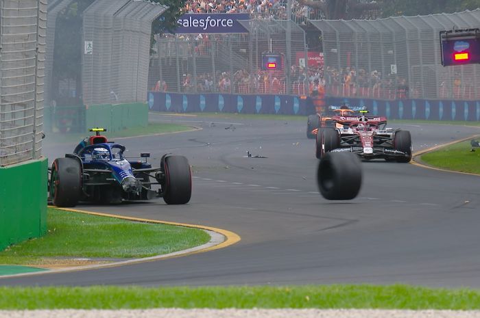 Crash Nicholas Latifi dan Lance Stroll