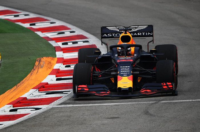Max Verstappen menjadi yang tercepat, Red Bull berhasil mengasapi Ferrari dan Mercedes, berikut Hasil FP1 F1 Singapura 2019