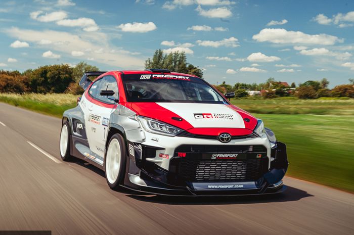 Modifikasi Toyota GR Yaris juga mengemas interior dan mesin balap