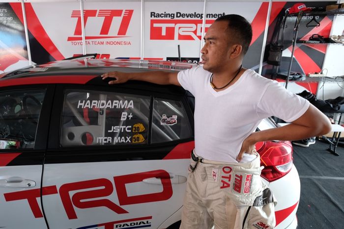 Haridarma Manoppo tak akan terjun sebagai pembalap Toyota Gazoo Racing Indonesia di musim 2022. Ini alasannya.