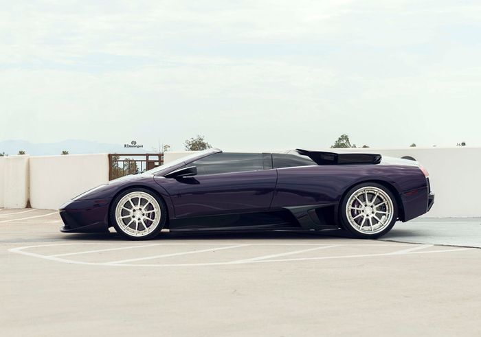 Modifikasi Lamborghini Murcielago dengan paduan bodi ungu dan pelek silver