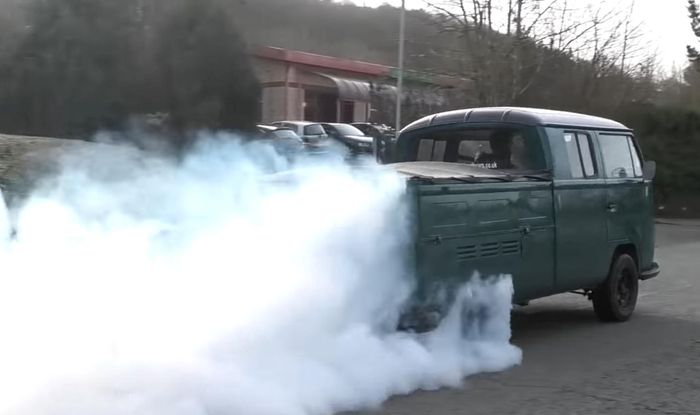 Pikap VW Crew Cab sekarang diberi powertrain listrik milik Tesla Model S