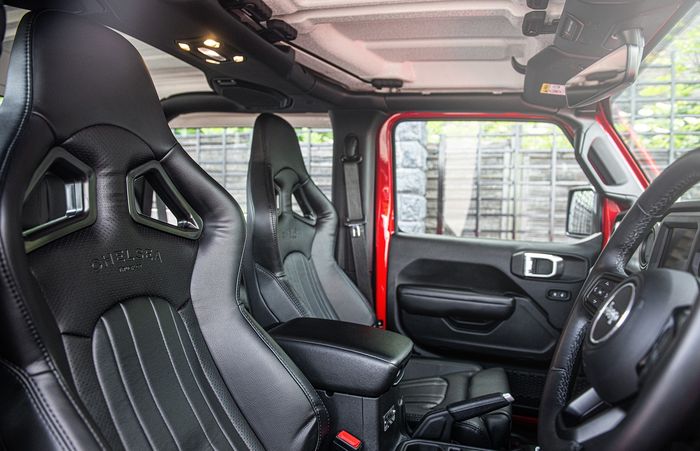Tampilan kabin modifikasi Jeep Wrangler JL 3 pintu 