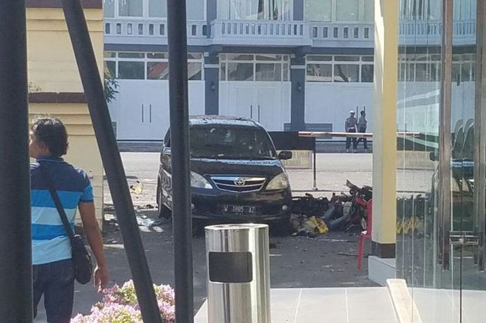Suasana Mapolrestabes Surabaya setelah aksi bom bunuh diri