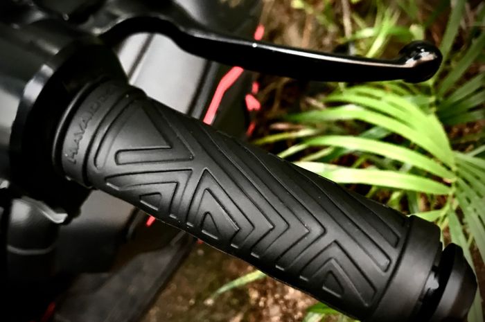 Handgrip terbaru dari Hayaidesu