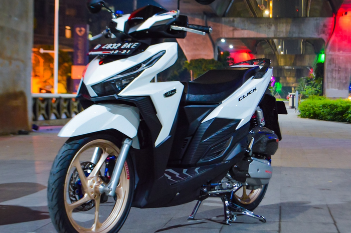 Honda Vario 150 berparas elegan, kaki-kakinya simpel kolaborasi Yamaha.