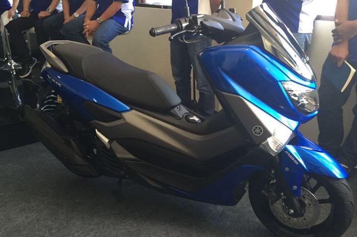 New Yamaha NMAX 2018 warna biru menjadi buruan konsumen.