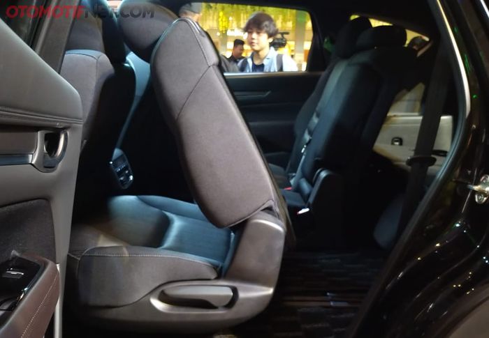 Mazda CX-8 memiliki konfigurasi kursi 3-baris dengan kapasitas 7 penumpang