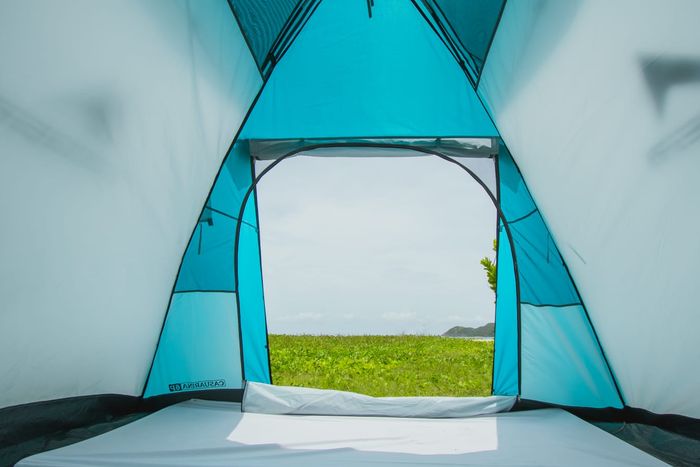 Buka tenda, langsung pemandangan pantai