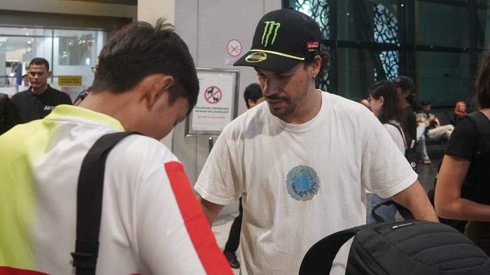 Franco Morbidelli saat tiba di Jakarta, Rabu (22/1) malam.