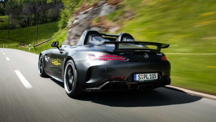 Mercedes-AMG GT R Speedster punya output tenaga sebesar 850 dk